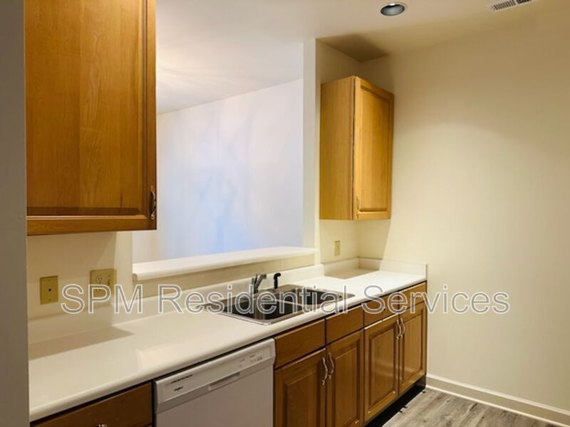 2 Bedroom townhouse in popular Forest Cove property image