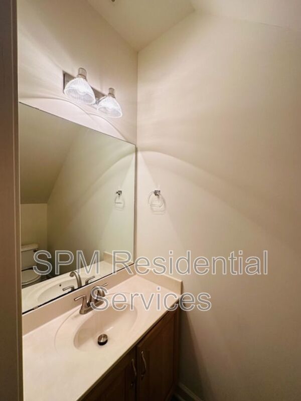 2 Bedroom townhouse in popular Forest Cove property image