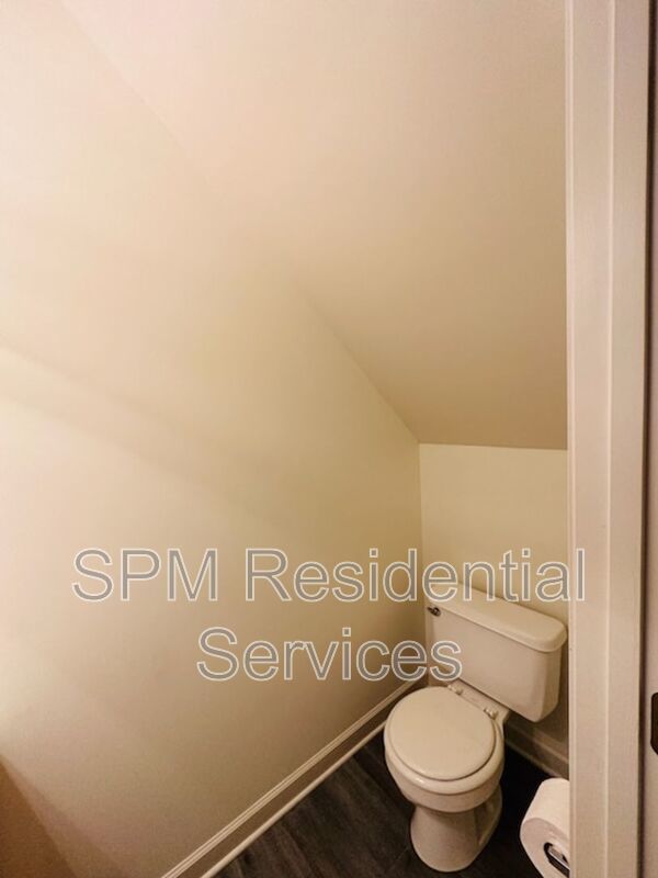 2 Bedroom townhouse in popular Forest Cove property image