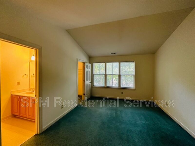 2 Bedroom townhouse in popular Forest Cove property image