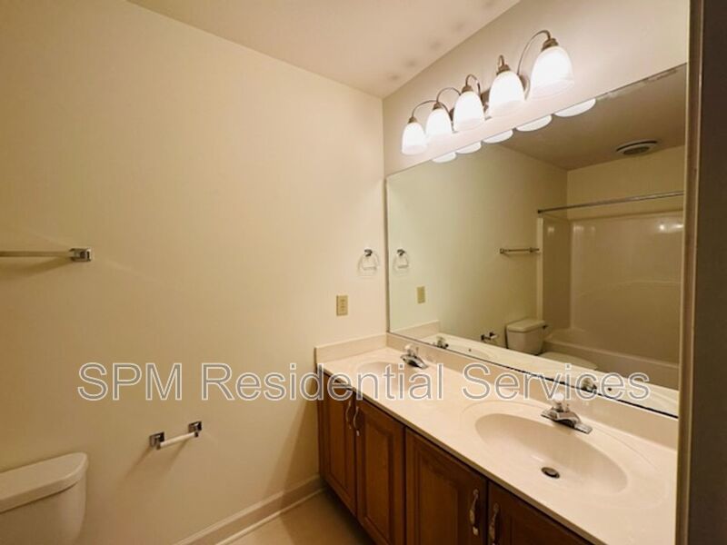 2 Bedroom townhouse in popular Forest Cove property image