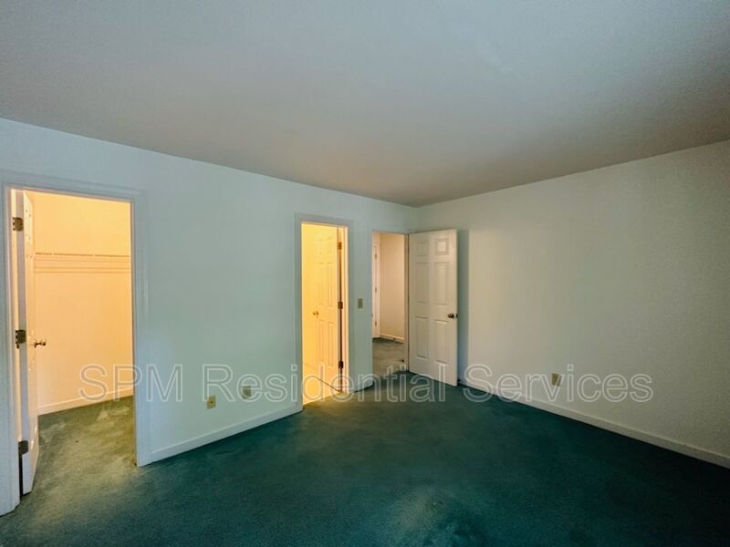 2 Bedroom townhouse in popular Forest Cove property image