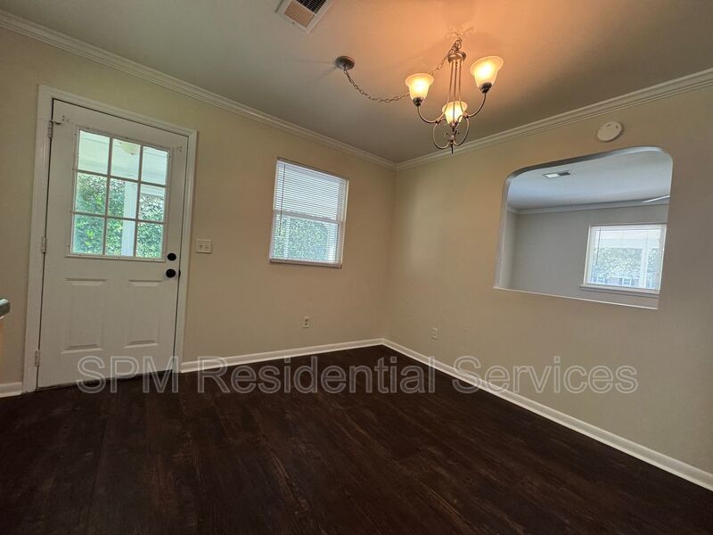 3 Bedrooms!  Screened in Porch! property image