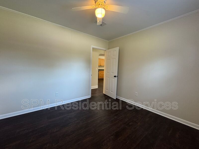 3 Bedrooms!  Screened in Porch! property image