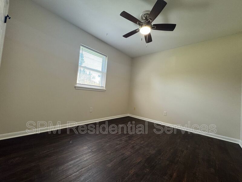 3 Bedrooms!  Screened in Porch! property image