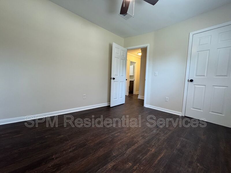 3 Bedrooms!  Screened in Porch! property image