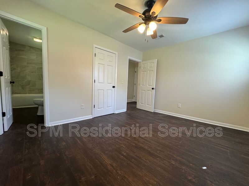 3 Bedrooms!  Screened in Porch! property image