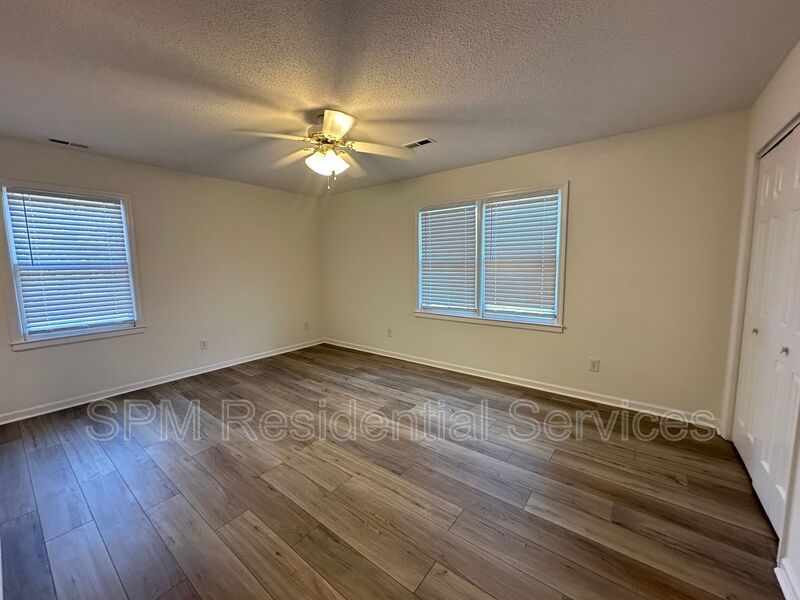 Renovated 2 Bedroom Duplex for Rent - Pet Friendly property image