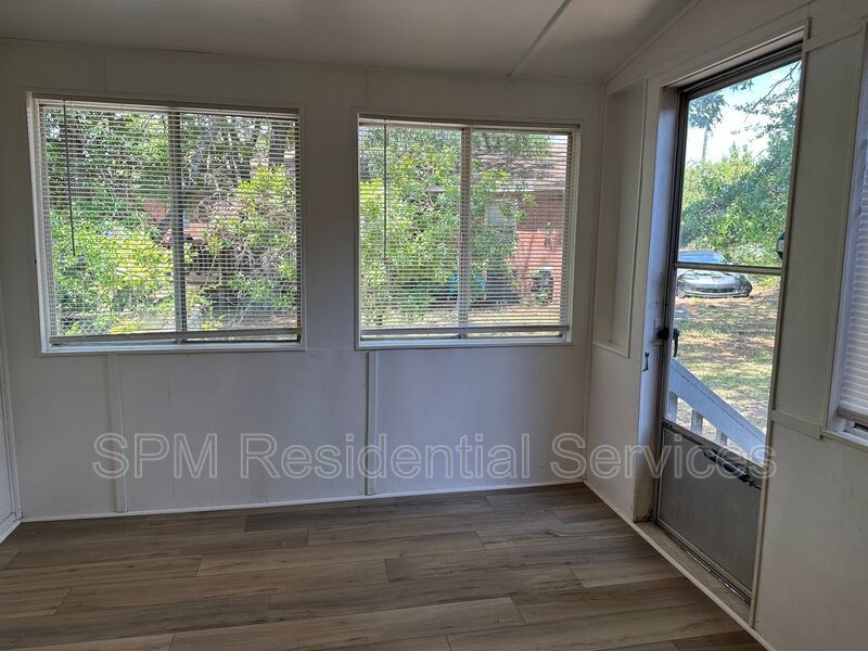Renovated 2 Bedroom Duplex for Rent - Pet Friendly property image