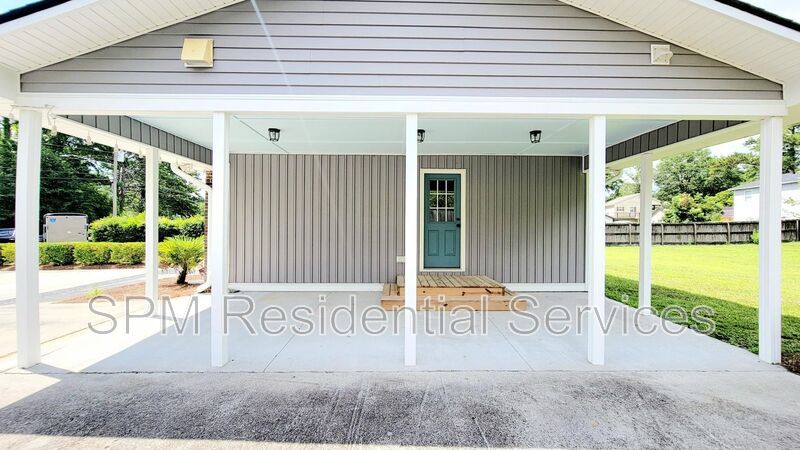 Walking distance to UNCW! property image
