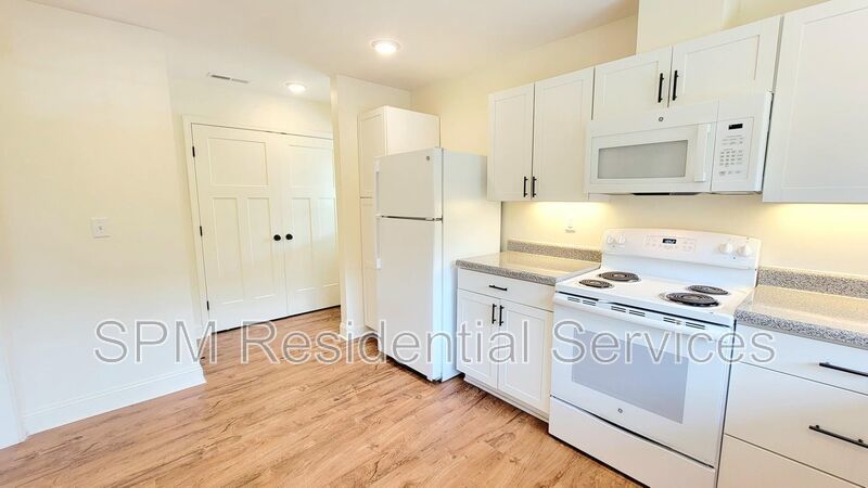 Walking distance to UNCW! property image