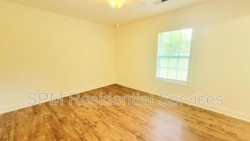 Walking distance to UNCW! property image