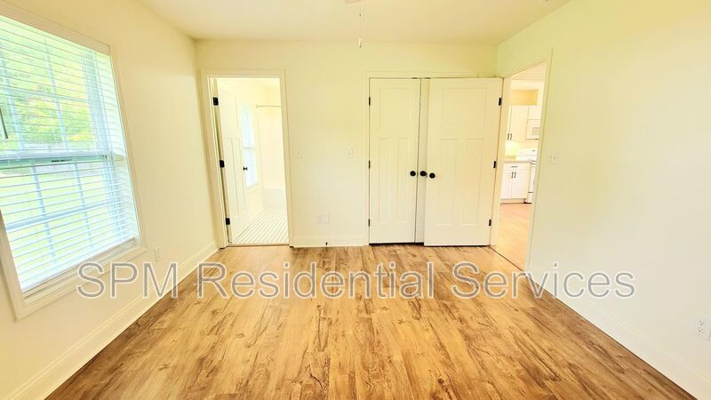 Walking distance to UNCW! property image