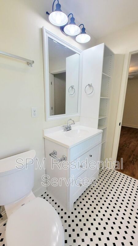 Walking distance to UNCW! property image