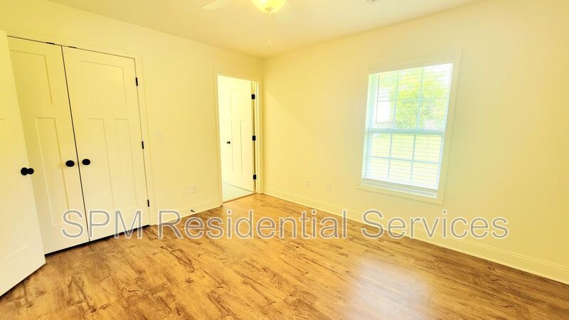 Walking distance to UNCW! property image