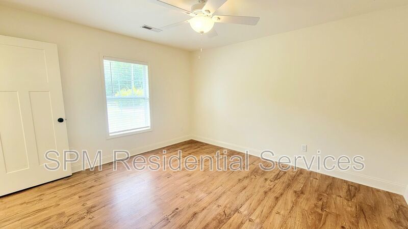Walking distance to UNCW! property image