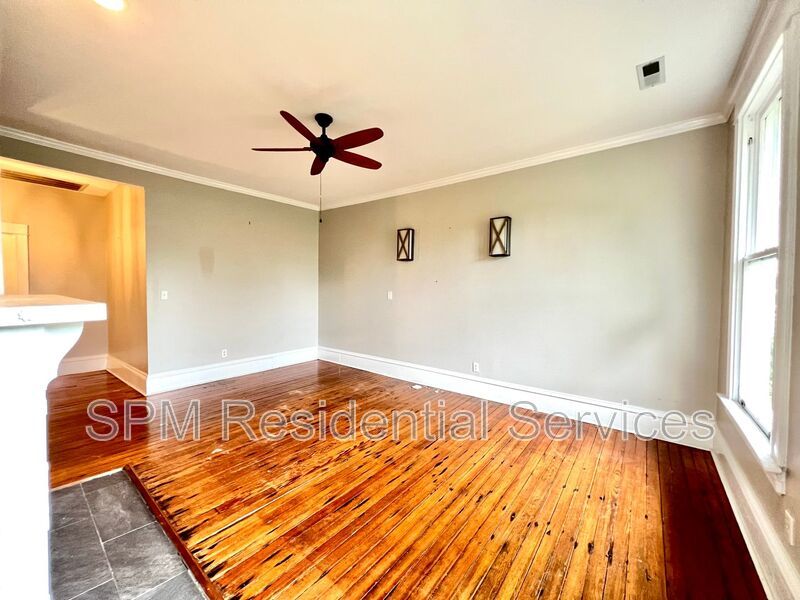 Charming 2 bedroom apartment! property image