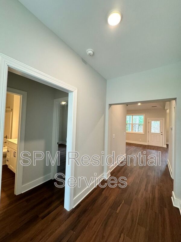 1121 Echo Dr NE property image