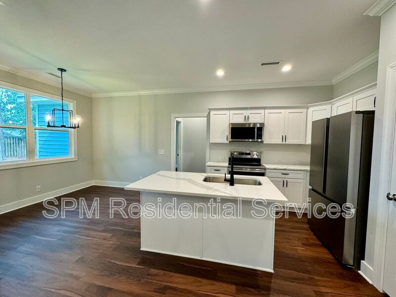 1121 Echo Dr NE property image