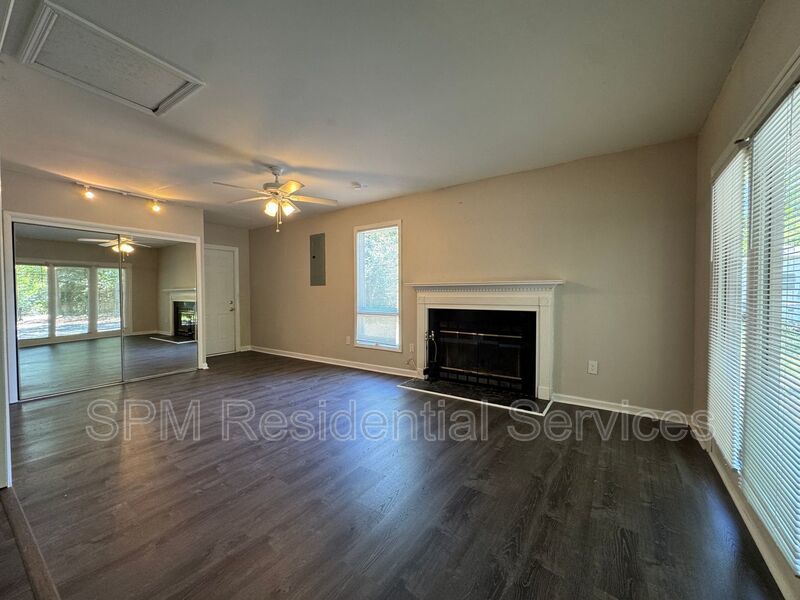 Kings Grant - Located within 6.5 Miles of UNCW, ILM Airport, and Wrightsville Beach property image