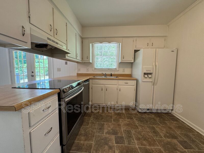 Kings Grant - Located within 6.5 Miles of UNCW, ILM Airport, and Wrightsville Beach property image