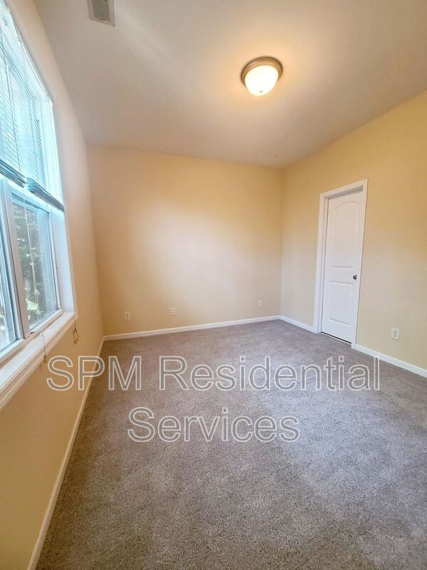 Close to UNCW and Wrightsville Beach. property image