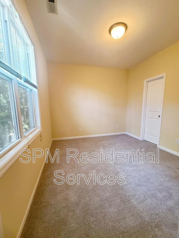 Close to UNCW and Wrightsville Beach. property image