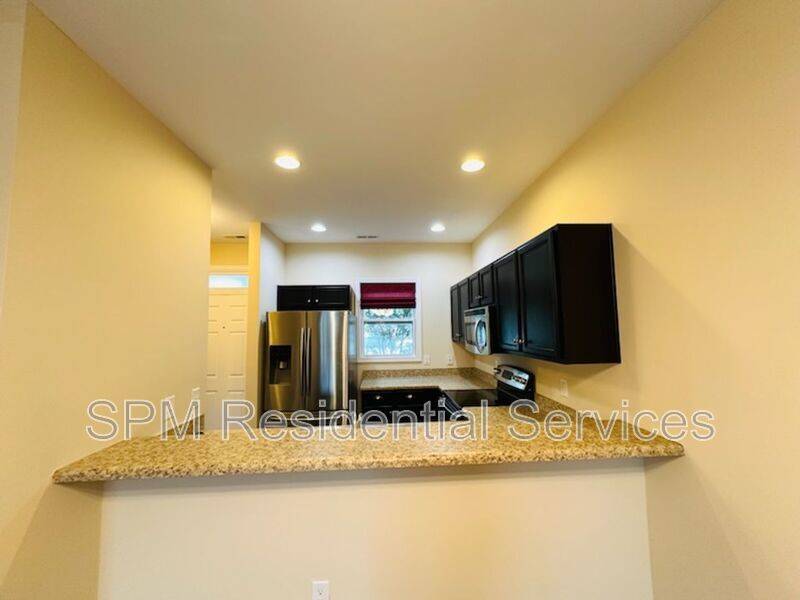 Charming 2 Bed / 2 Bath Townhouse minutes from Carolina Beach property image