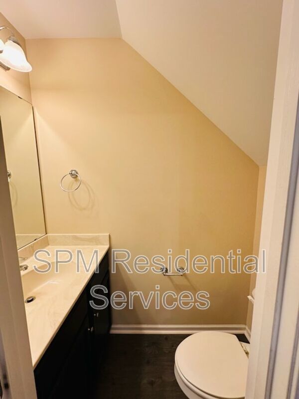 Charming 2 Bed / 2 Bath Townhouse minutes from Carolina Beach property image