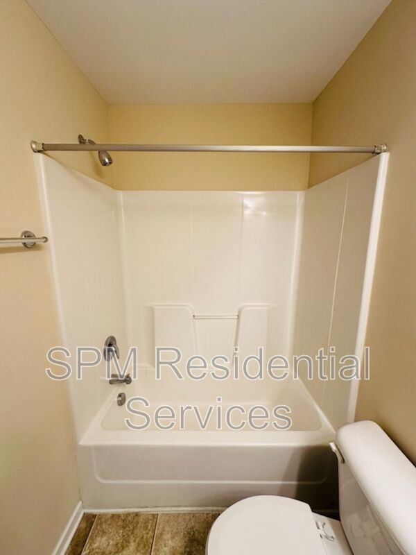 Charming 2 Bed / 2 Bath Townhouse minutes from Carolina Beach property image