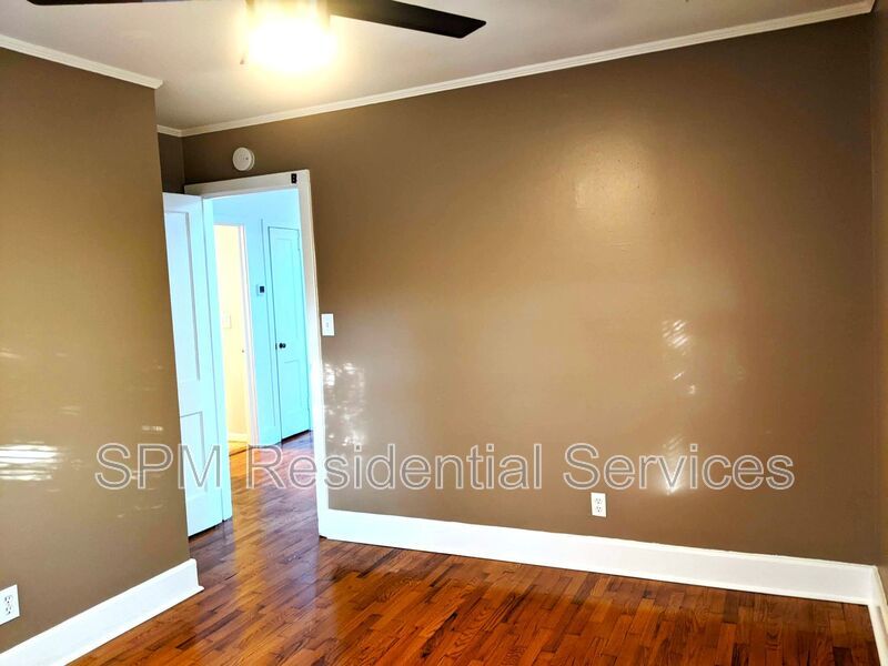 Great Location! 3 Bed 1 Bath - Hardwood Floors & Outdoor Shower property image