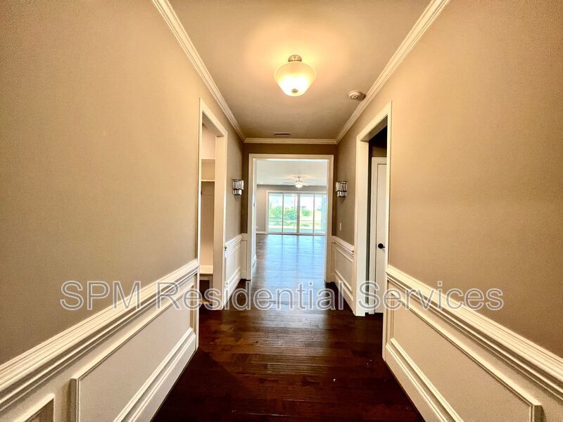 4 Bedroom in Quiet neighborhood in Wyndwater property image