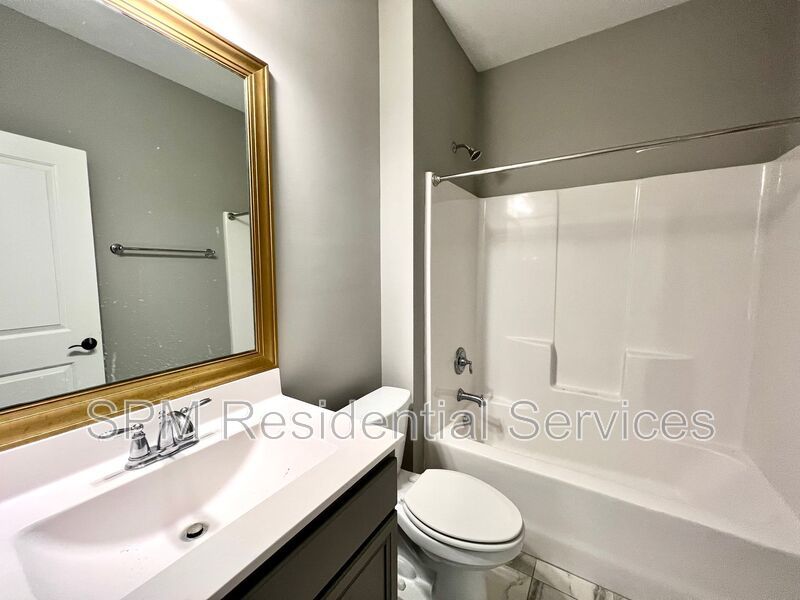 4 Bedroom in Quiet neighborhood in Wyndwater property image