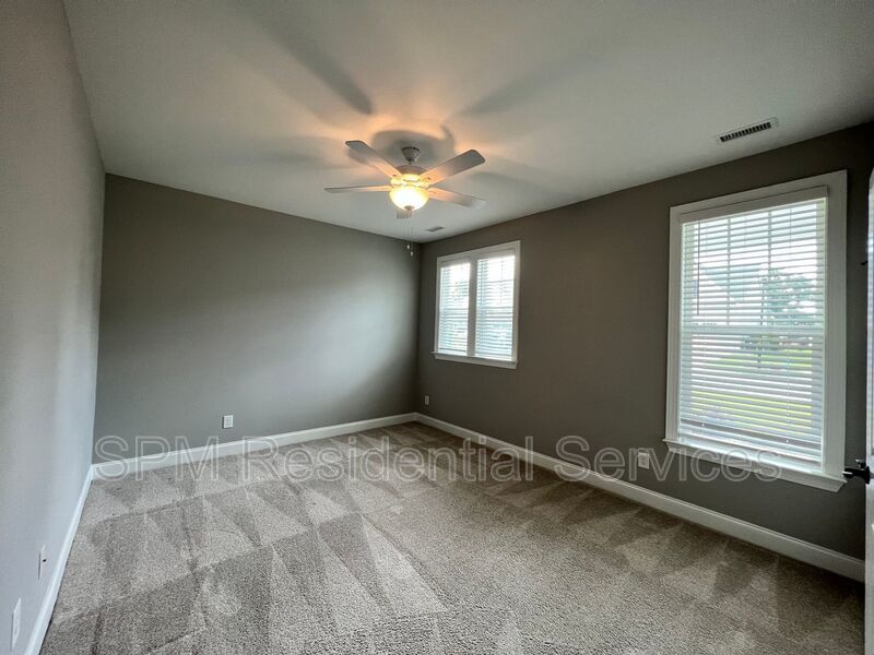 4 Bedroom in Quiet neighborhood in Wyndwater property image