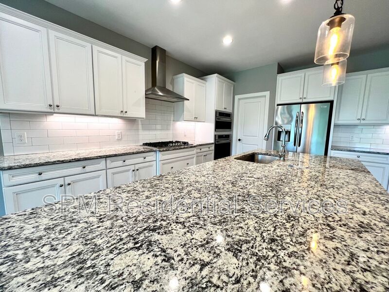 4 Bedroom in Quiet neighborhood in Wyndwater property image