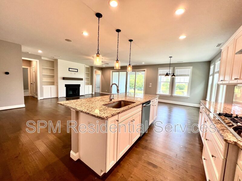 4 Bedroom in Quiet neighborhood in Wyndwater property image