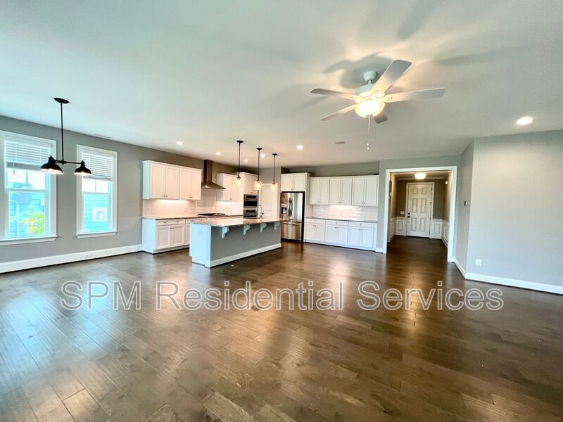 4 Bedroom in Quiet neighborhood in Wyndwater property image