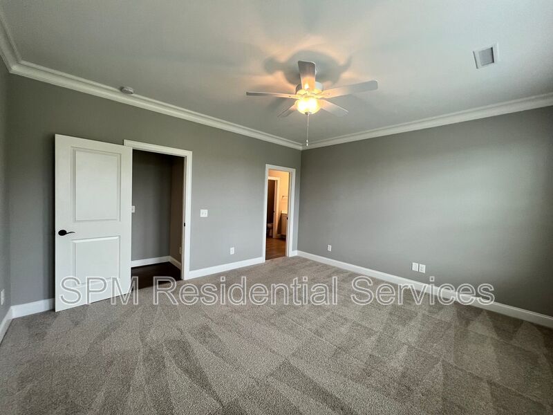 4 Bedroom in Quiet neighborhood in Wyndwater property image