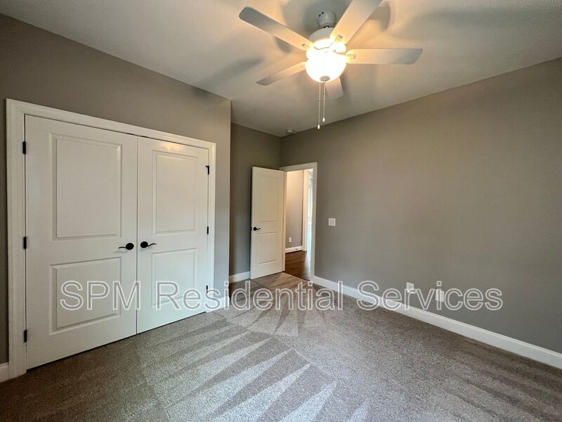 4 Bedroom in Quiet neighborhood in Wyndwater property image