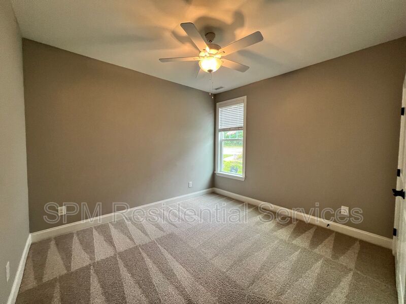 4 Bedroom in Quiet neighborhood in Wyndwater property image