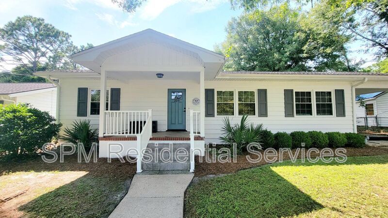 Walking distance to UNCW! property image