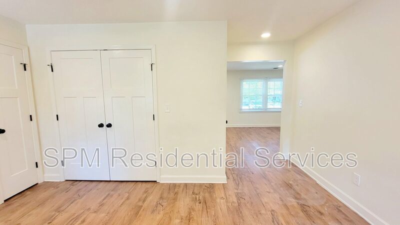 Walking distance to UNCW! property image