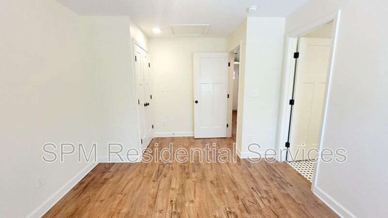 Walking distance to UNCW! property image