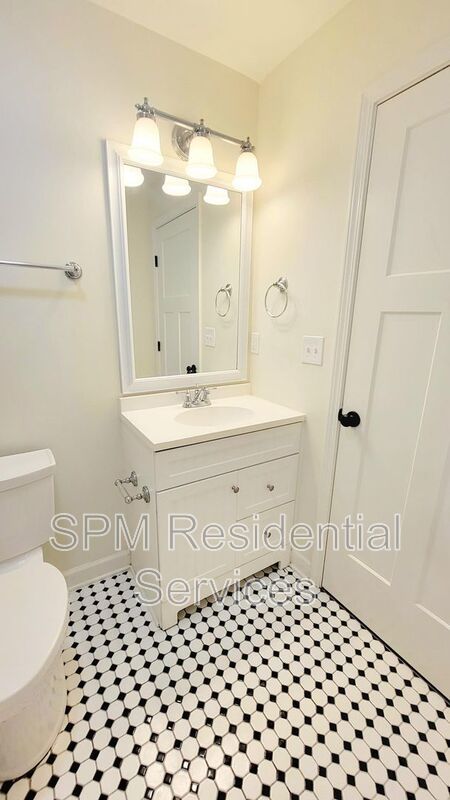 Walking distance to UNCW! property image