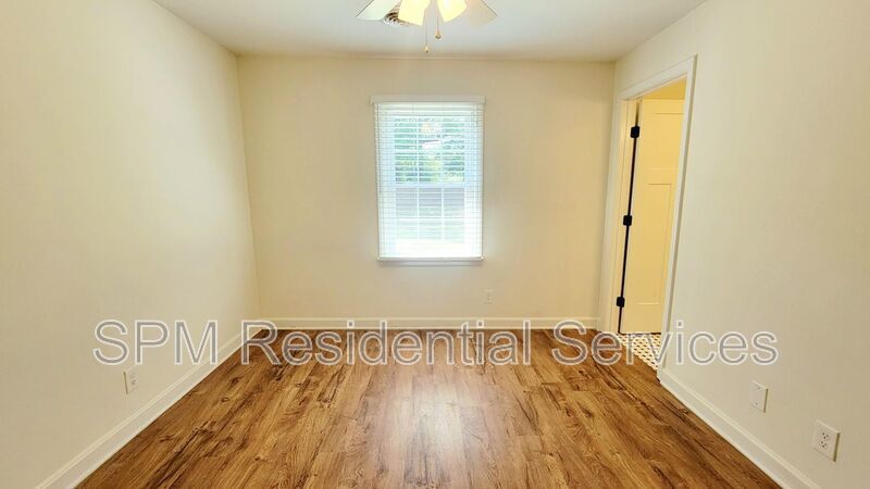Walking distance to UNCW! property image