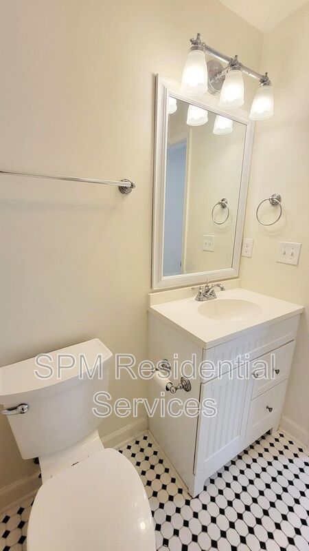 Walking distance to UNCW! property image