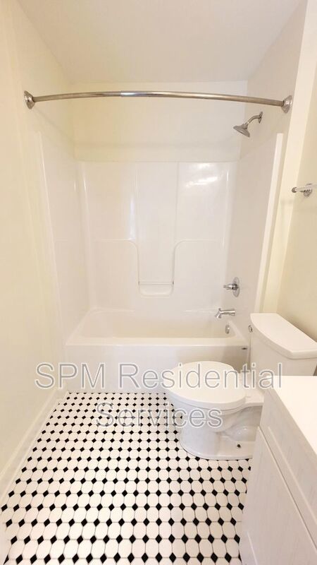 Walking distance to UNCW! property image