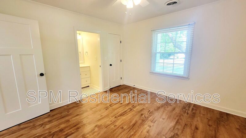 Walking distance to UNCW! property image