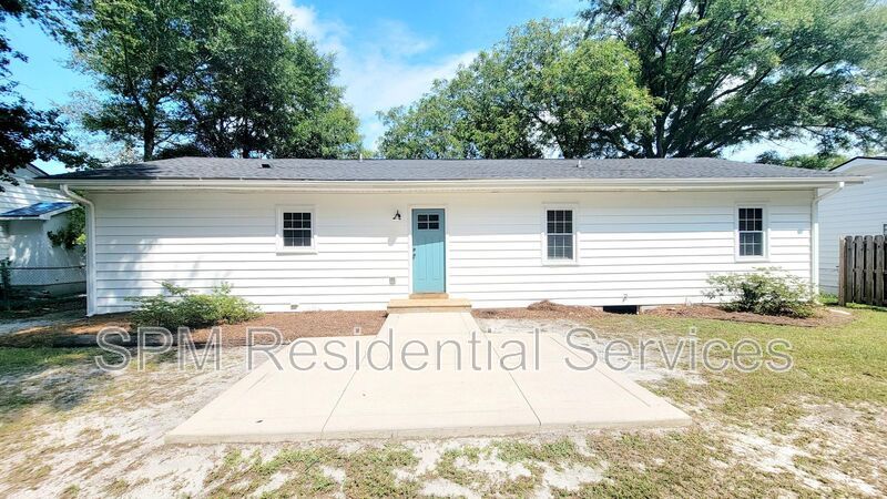 Walking distance to UNCW! property image