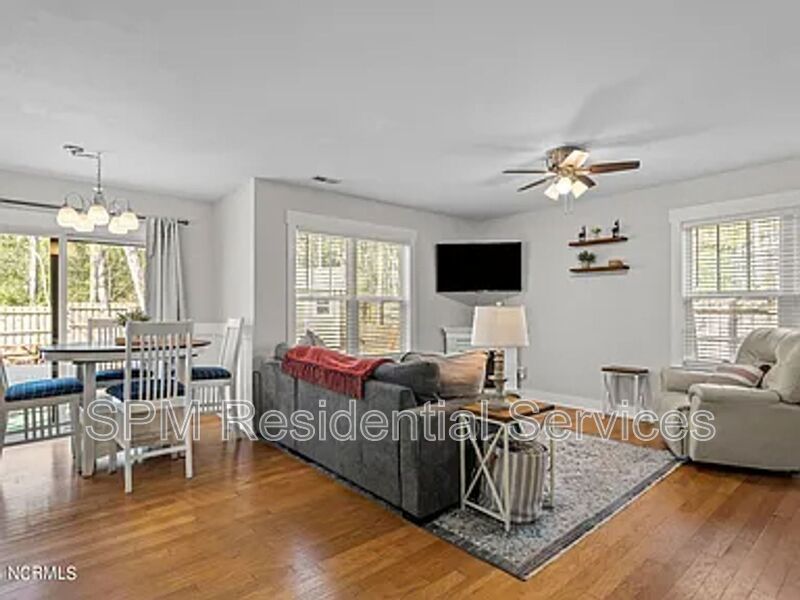 Belvedere Plantation - Fully Fenced Backyard, Two Car Garage, Washer & Dryer Included property image